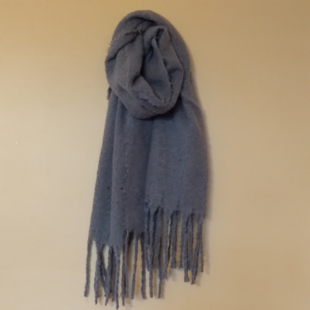 Kollie More Grey Shawl